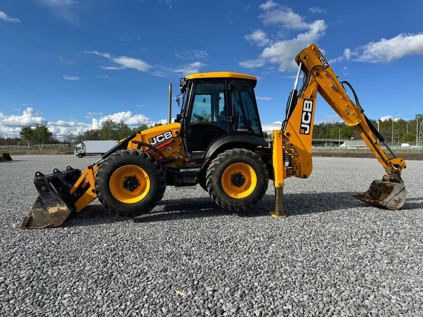 Экскаватор полноповоротный JCB 220