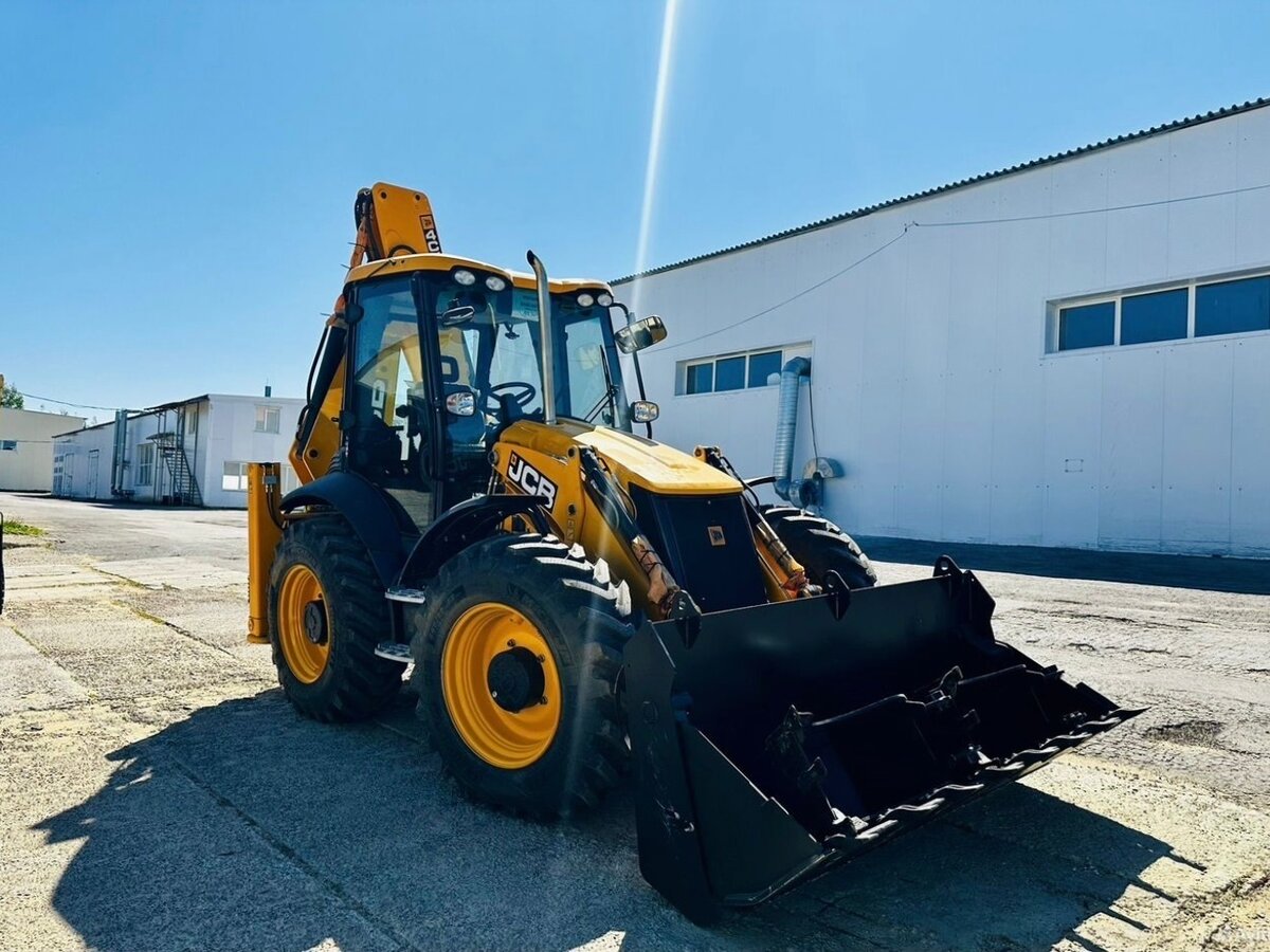 Экскаватор-погрузчик JCB 4CX eco